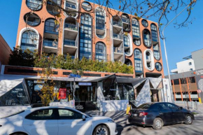 2 Bedroom 2 bath 1 Car on Lonsdale Street